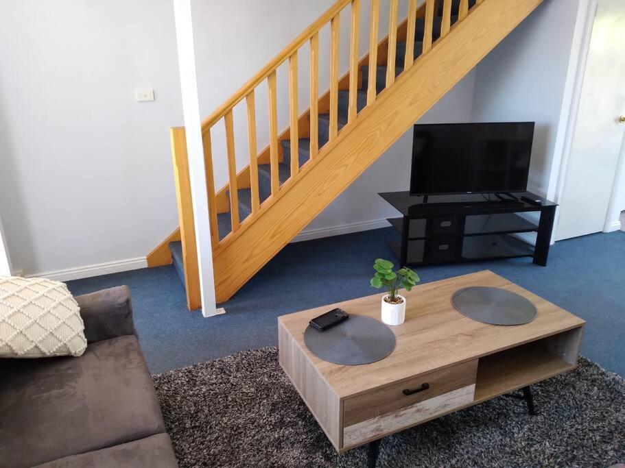 Cosy 2 Bedroom Unit In A Secure Gated Complex Kalgoorlie Eksteriør bilde